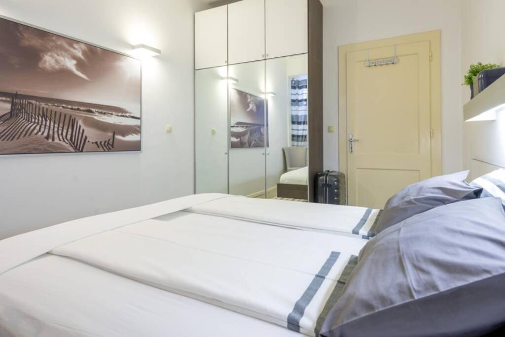 Mani Apartment *